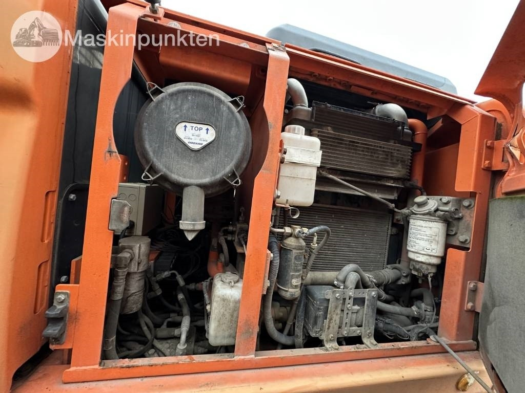 Excavadora de ruedas Doosan DX 140 W med vagn och redskap: foto 42