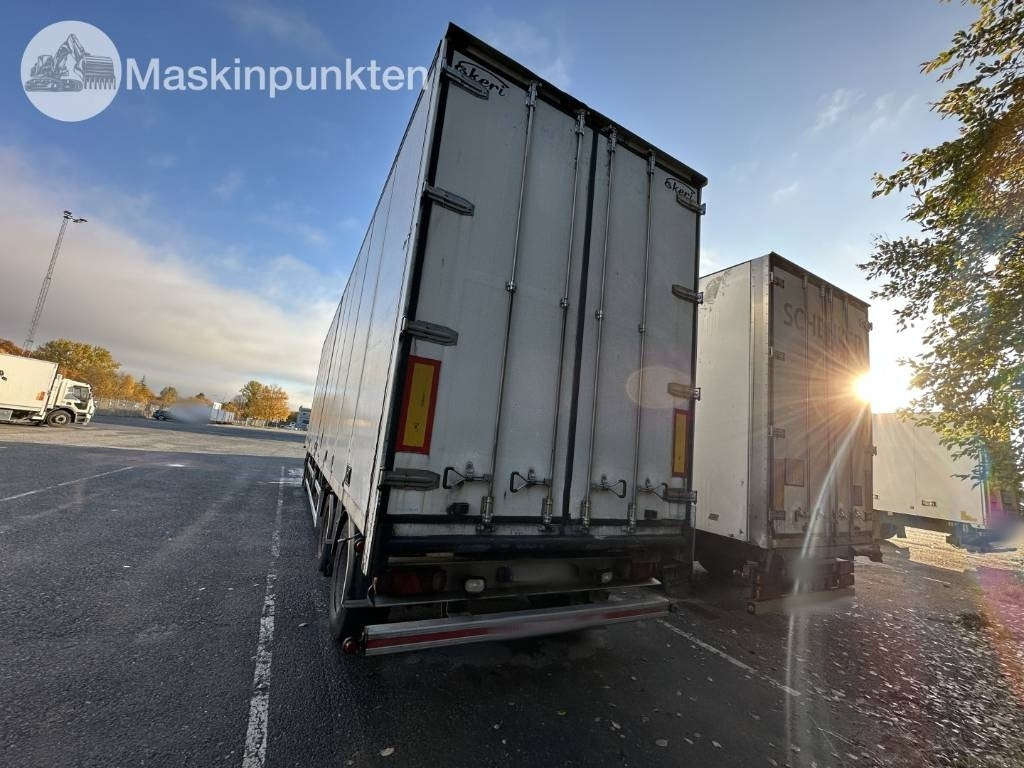 Ekeri L/L-4 Skåpsläp med öppningsbar sida - Remolque caja cerrada: foto 5 Ekeri L/L-4 Skåpsläp med öppningsbar sida - Remolque caja cerrada: foto 5