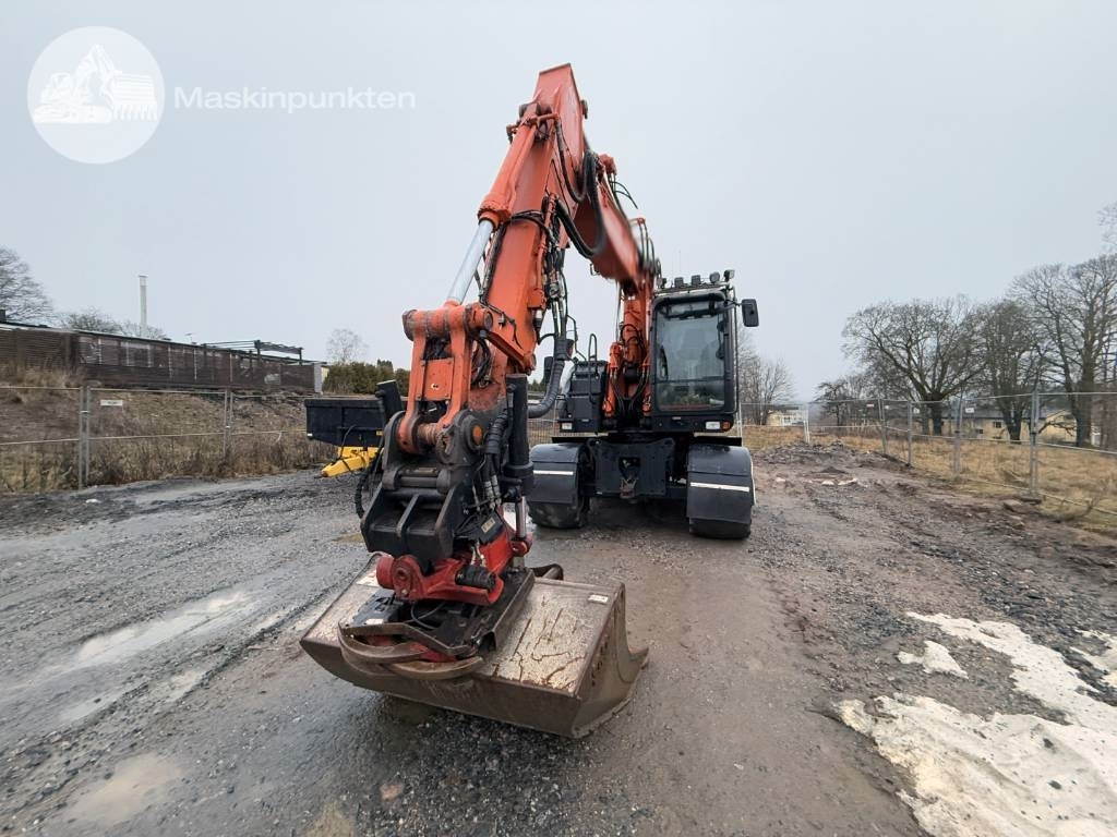 Hitachi ZX 170 W-5 B - Excavadora de ruedas: foto 4 Hitachi ZX 170 W-5 B - Excavadora de ruedas: foto 4
