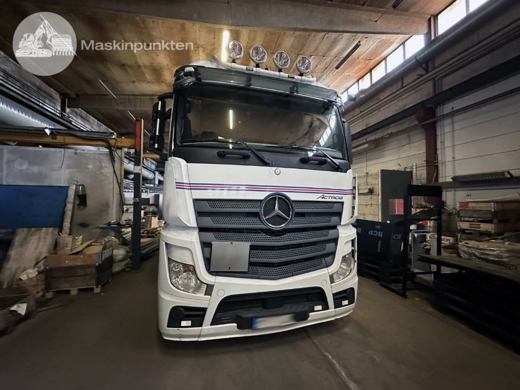 Mercedes-Benz Actros 2545 - Camión caja cerrada: foto 2 Mercedes-Benz Actros 2545 - Camión caja cerrada: foto 2