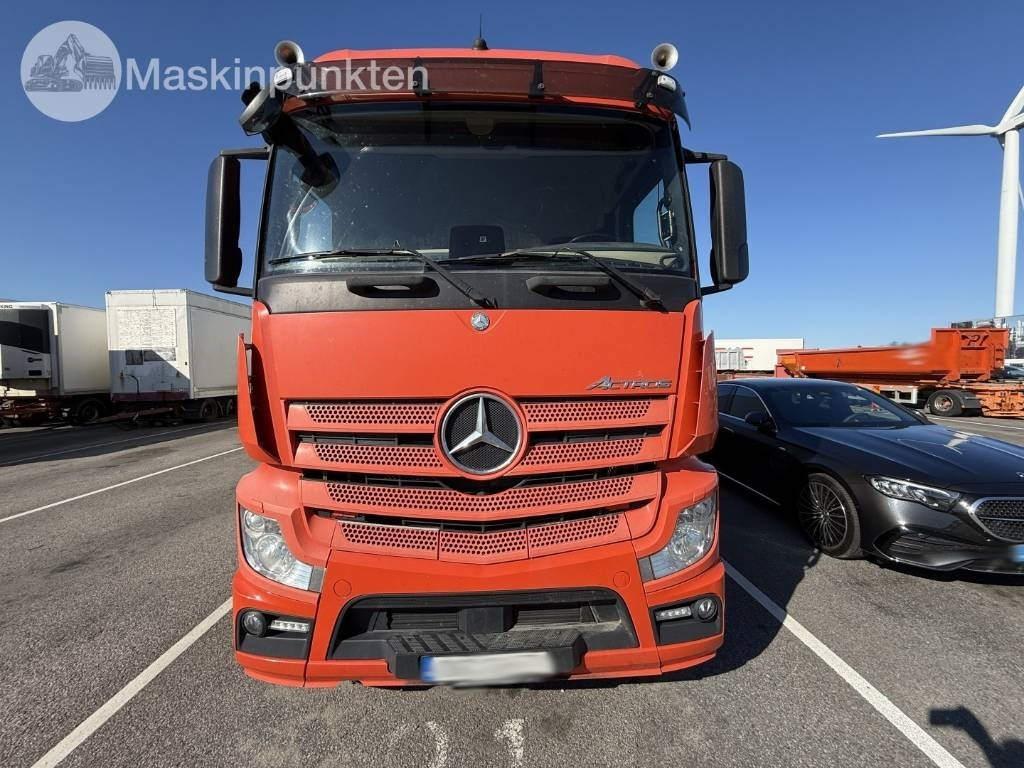 Mercedes-Benz Actros 2551 - Camión frigorífico: foto 2 Mercedes-Benz Actros 2551 - Camión frigorífico: foto 2