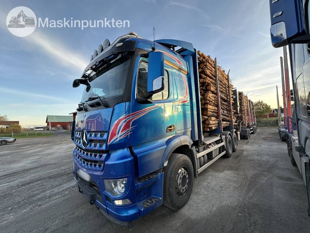 Mercedes-Benz Arocs 2858 timmerbil med kran  - Camión forestal: foto 1 Mercedes-Benz Arocs 2858 timmerbil med kran  - Camión forestal: foto 1