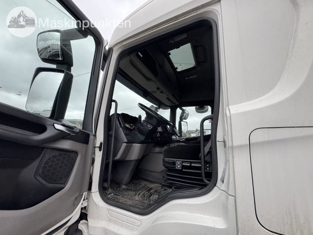 Camión caja cerrada Scania P 250: foto 21