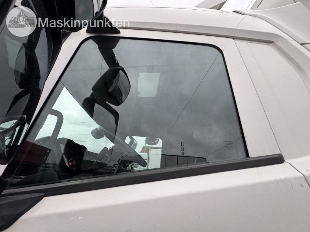 Camión caja cerrada Scania P 250: foto 8