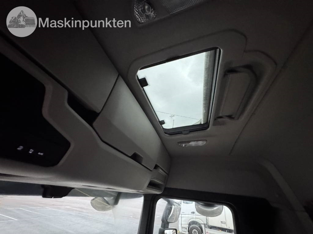 Camión caja cerrada Scania P 250: foto 31