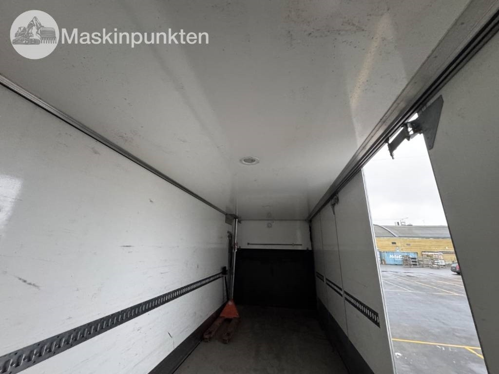 Camión caja cerrada Scania P 250: foto 17