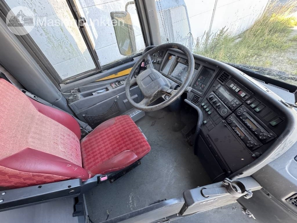 Autobús suburbano Volvo B 12 M: foto 11