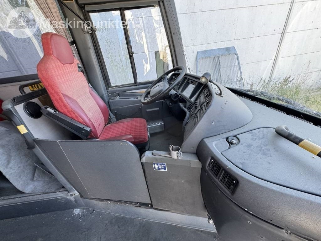 Autobús suburbano Volvo B 12 M: foto 10