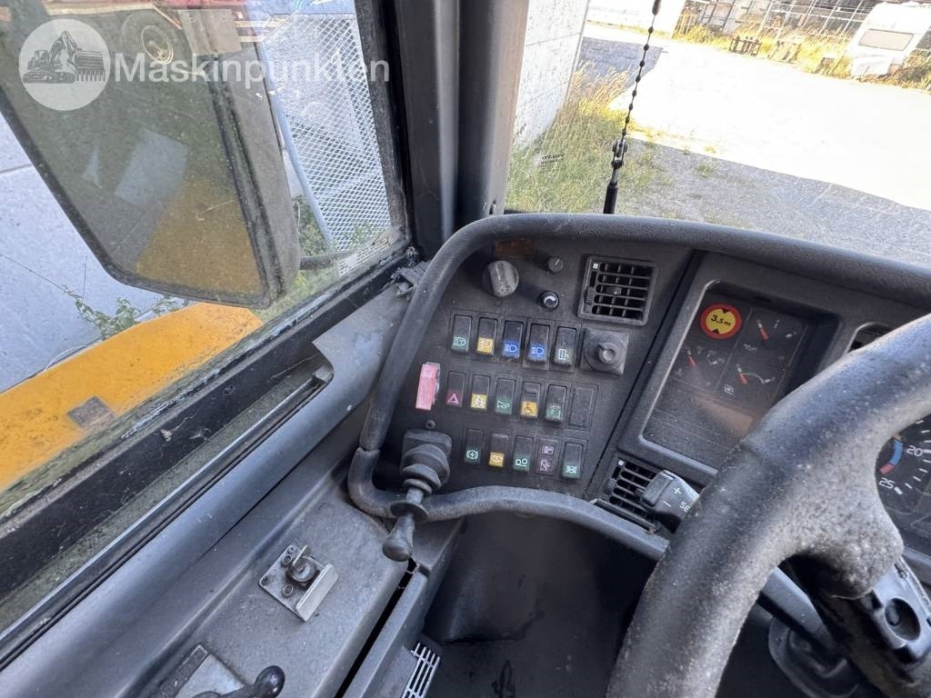 Autobús suburbano Volvo B 12 M: foto 14