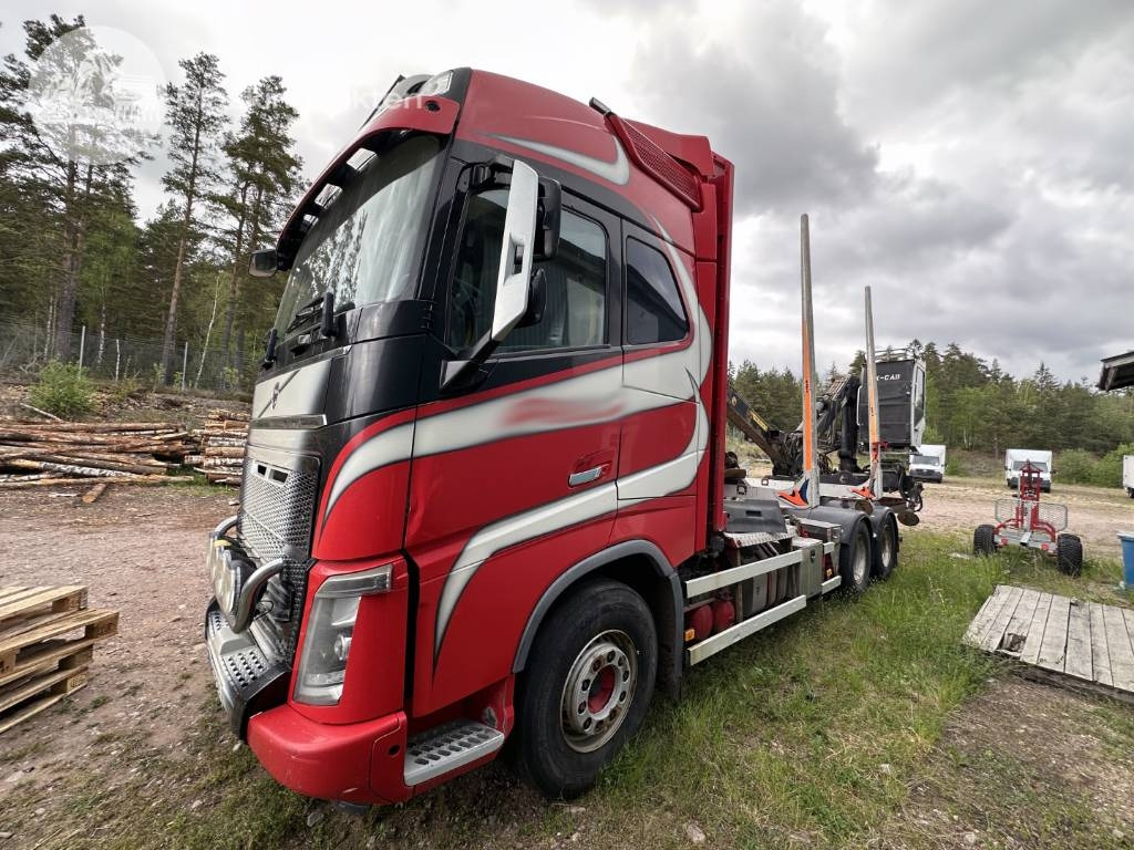 Volvo FH 16 750  - Camión forestal: foto 1 Volvo FH 16 750  - Camión forestal: foto 1