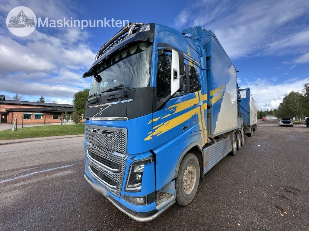Volvo FH 16 750 - Camión caja abierta, Camión grúa: foto 2 Volvo FH 16 750 - Camión caja abierta, Camión grúa: foto 2
