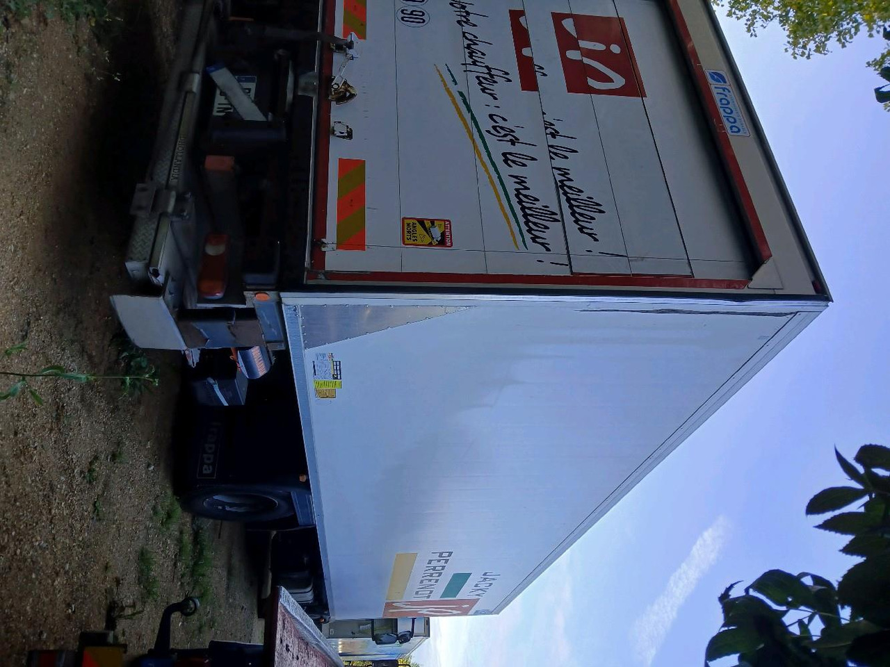 IVECO PORTEUR FRIGO 190E32 - Camión frigorífico: foto 3 IVECO PORTEUR FRIGO 190E32 - Camión frigorífico: foto 3