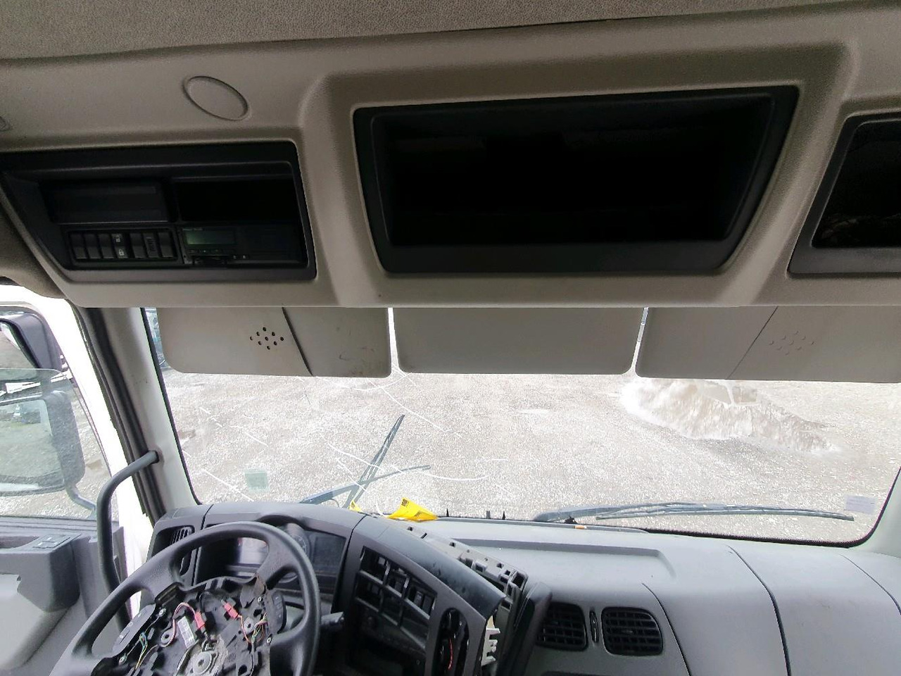 Camión caja cerrada RENAULT D 12 DTI 215: foto 11