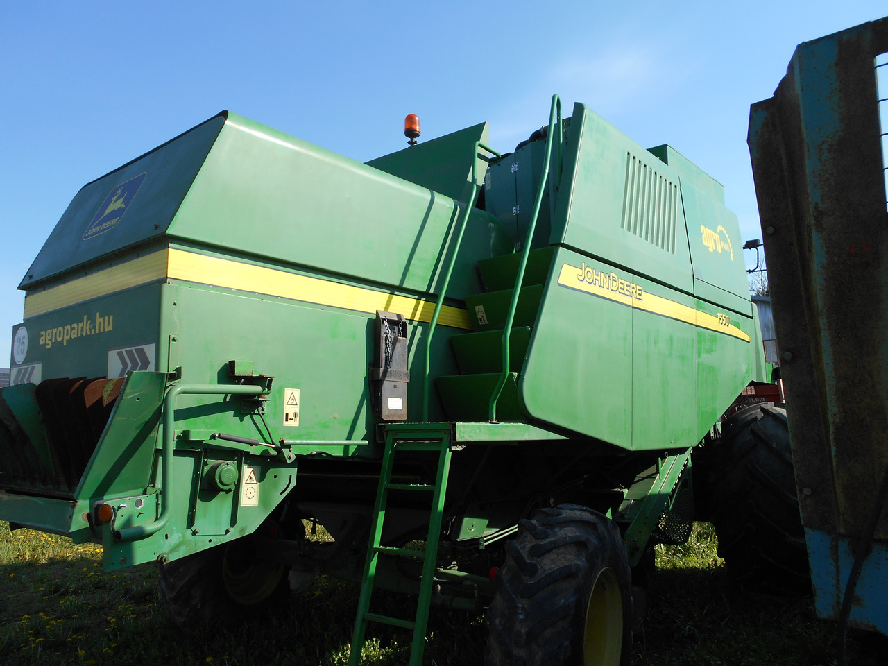John Deere 1550 - Cosechadora de granos: foto 4 John Deere 1550 - Cosechadora de granos: foto 4