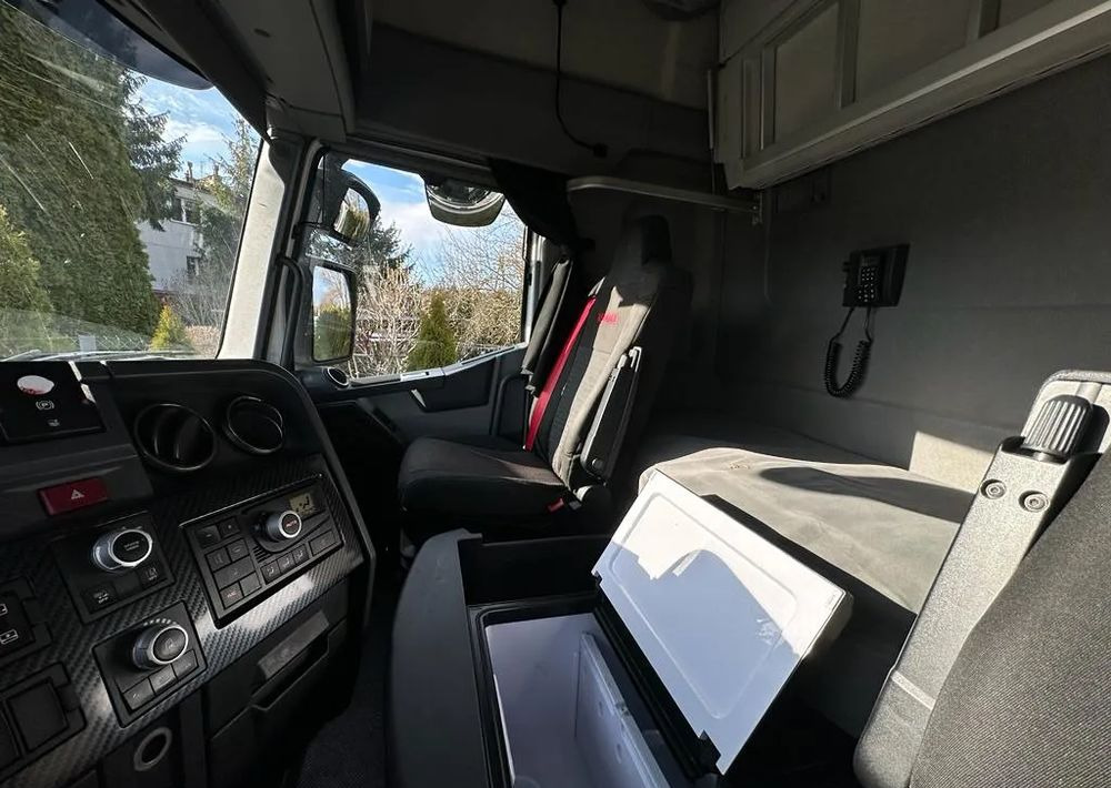 Renault T 520 HIGH - Cabeza tractora: foto 4 Renault T 520 HIGH - Cabeza tractora: foto 4