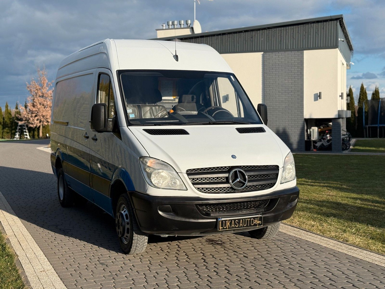 Mercedes-Benz SPRINTER 516 3,5 T FURGON - Furgoneta caja cerrada: foto 3 Mercedes-Benz SPRINTER 516 3,5 T FURGON - Furgoneta caja cerrada: foto 3