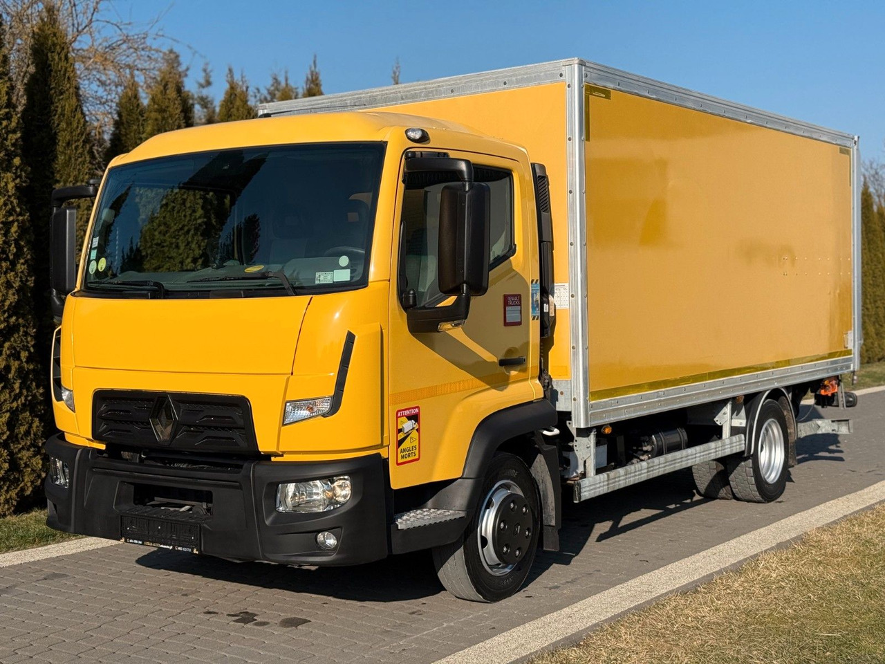 Renault D 7.5 AUTOMATIC BOX - Furgoneta caja cerrada: foto 3 Renault D 7.5 AUTOMATIC BOX - Furgoneta caja cerrada: foto 3