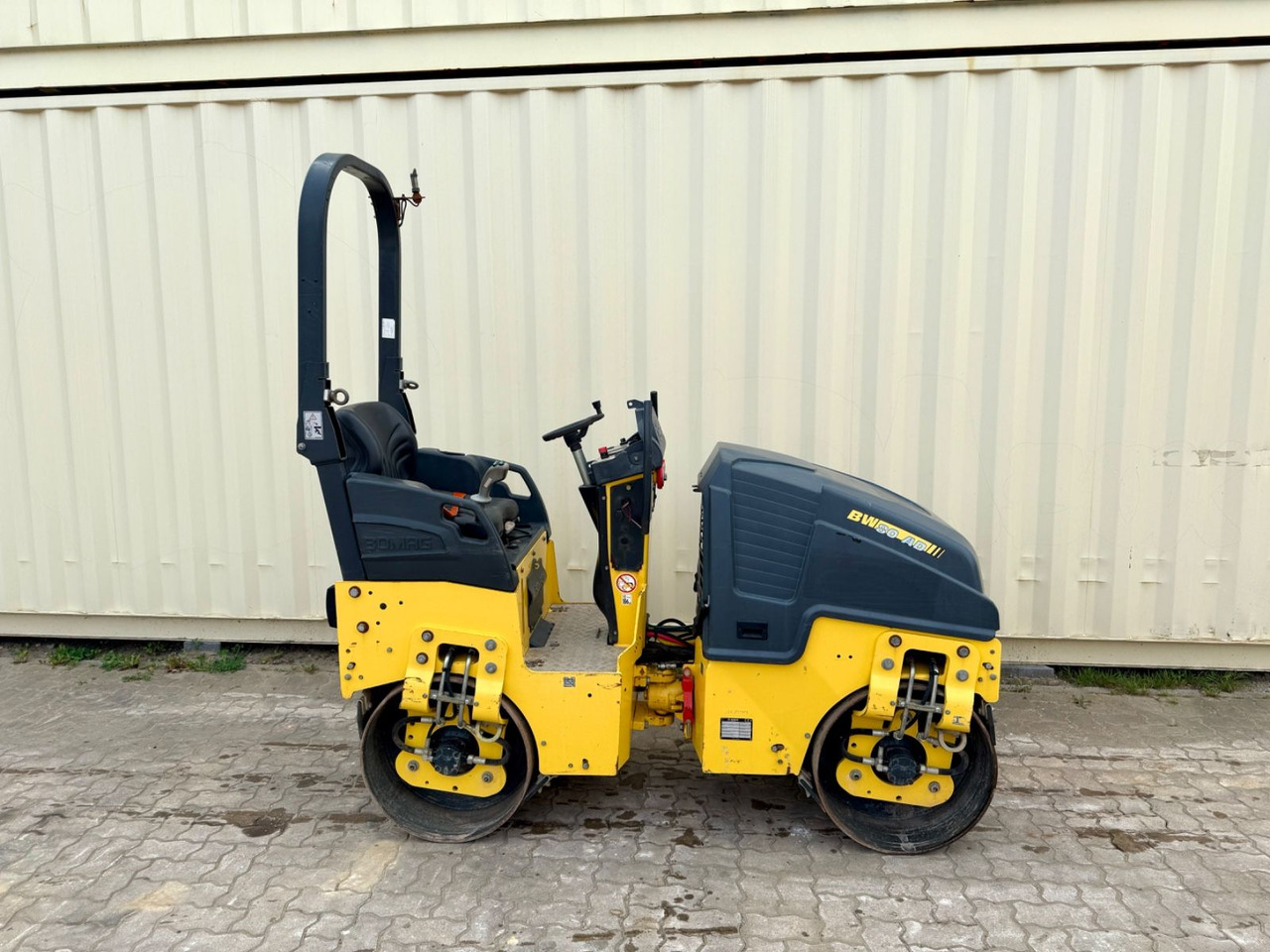 BOMAG BW80AD-5 / 2018 BJ / 1.005 H / 1.550 KG - Apisonadora de asfalto: foto 5 BOMAG BW80AD-5 / 2018 BJ / 1.005 H / 1.550 KG - Apisonadora de asfalto: foto 5