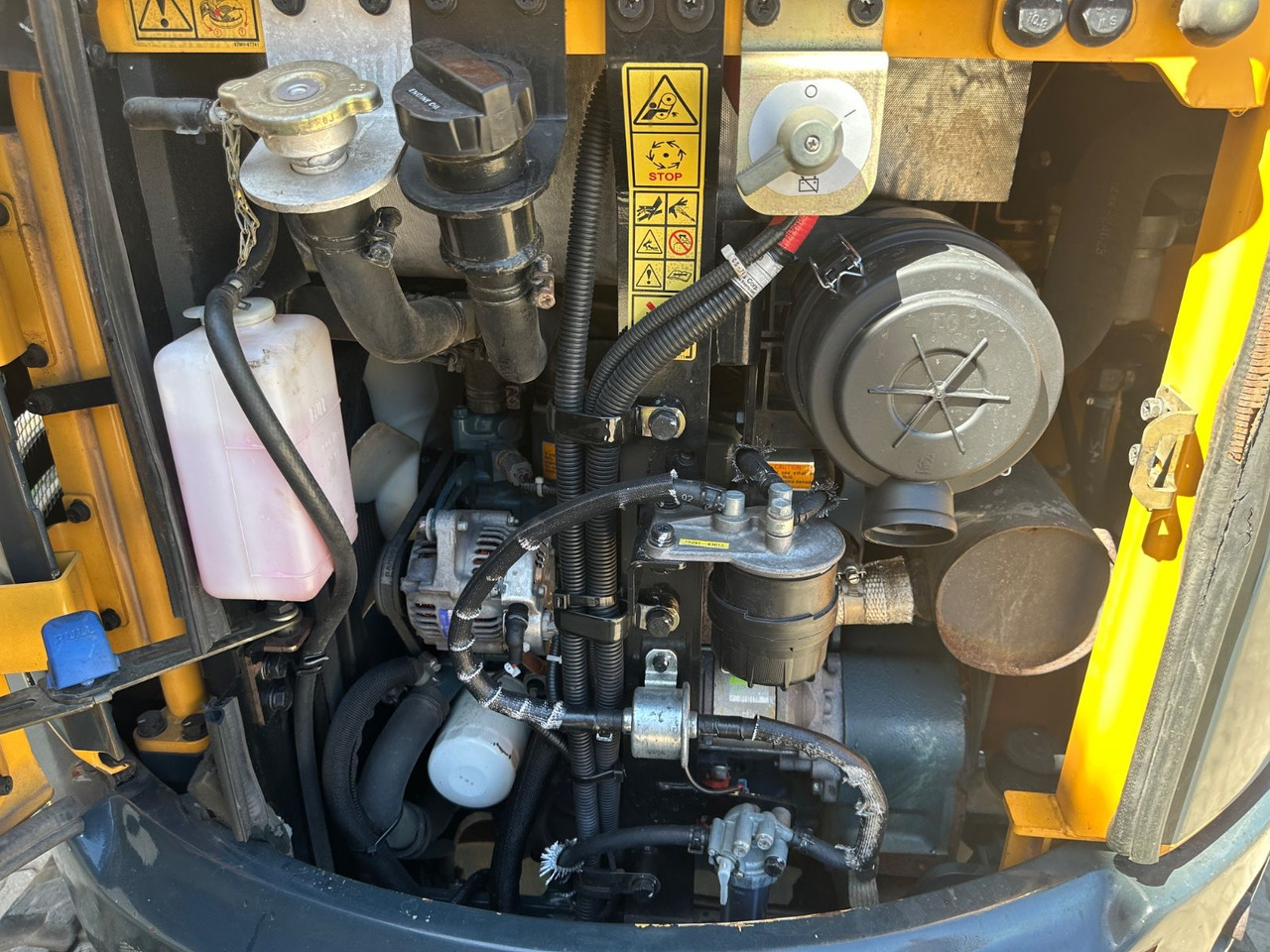 Miniexcavadora Hyundai Robex25Z-9AK / 2018 BJ / 2.962 H / 2.580 KG: foto 11 Miniexcavadora Hyundai Robex25Z-9AK / 2018 BJ / 2.962 H / 2.580 KG: foto 11