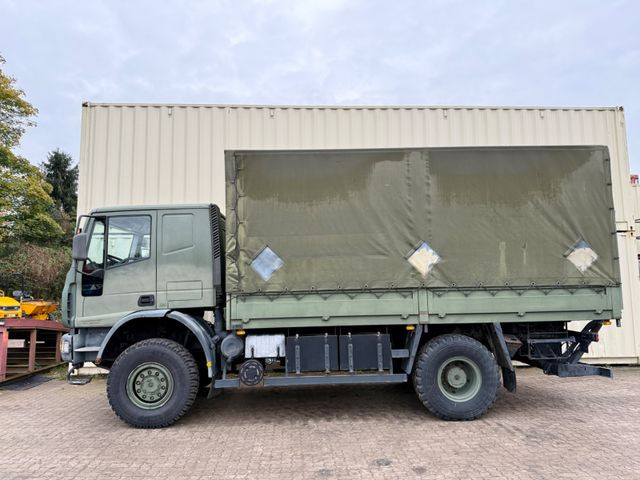 Iveco 140E24 4x4 / Armee / / Camper - Camión lona: foto 3 Iveco 140E24 4x4 / Armee / / Camper - Camión lona: foto 3