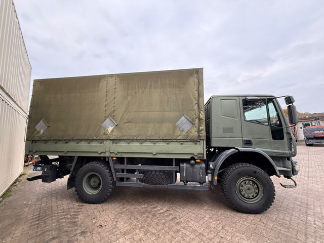 Iveco 140E24 4x4 / Armee / / Camper - Camión lona: foto 5 Iveco 140E24 4x4 / Armee / / Camper - Camión lona: foto 5