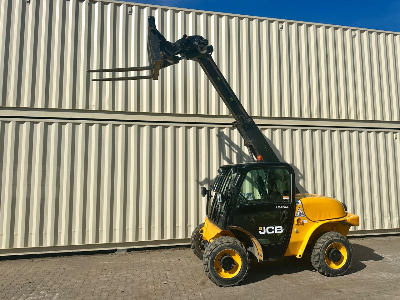 JCB 520-40 / 2017 BJ / 2.297 Bh / 4 Meter / 2 Tonnen - Manipulador telescópico: foto 1 JCB 520-40 / 2017 BJ / 2.297 Bh / 4 Meter / 2 Tonnen - Manipulador telescópico: foto 1