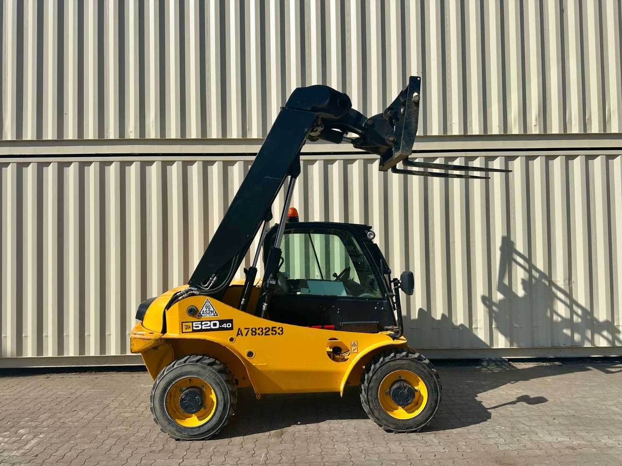 JCB 520-40 / 2017 BJ / 2.297 Bh / 4 Meter / 2 Tonnen - Manipulador telescópico: foto 5 JCB 520-40 / 2017 BJ / 2.297 Bh / 4 Meter / 2 Tonnen - Manipulador telescópico: foto 5