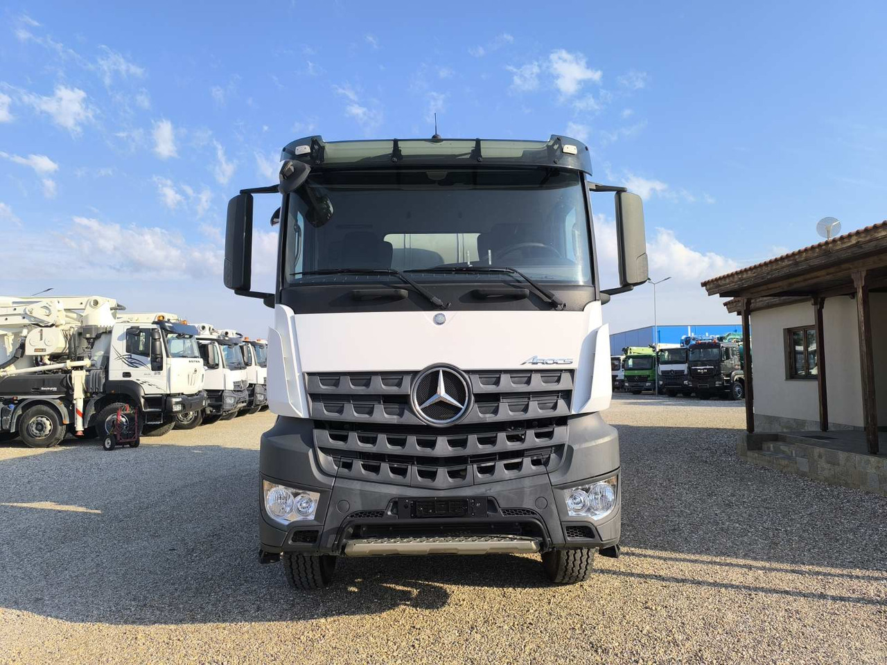 MERCEDES-BENZ AROCS 3242 CIFA 9M3 - Camión hormigonera: foto 2 MERCEDES-BENZ AROCS 3242 CIFA 9M3 - Camión hormigonera: foto 2