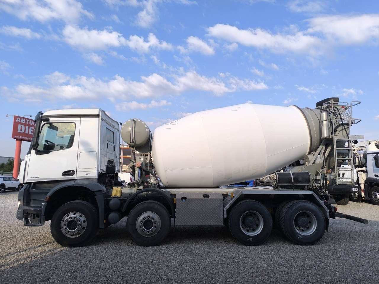 MERCEDES-BENZ AROCS 3242 CIFA 9M3 - Camión hormigonera: foto 4 MERCEDES-BENZ AROCS 3242 CIFA 9M3 - Camión hormigonera: foto 4