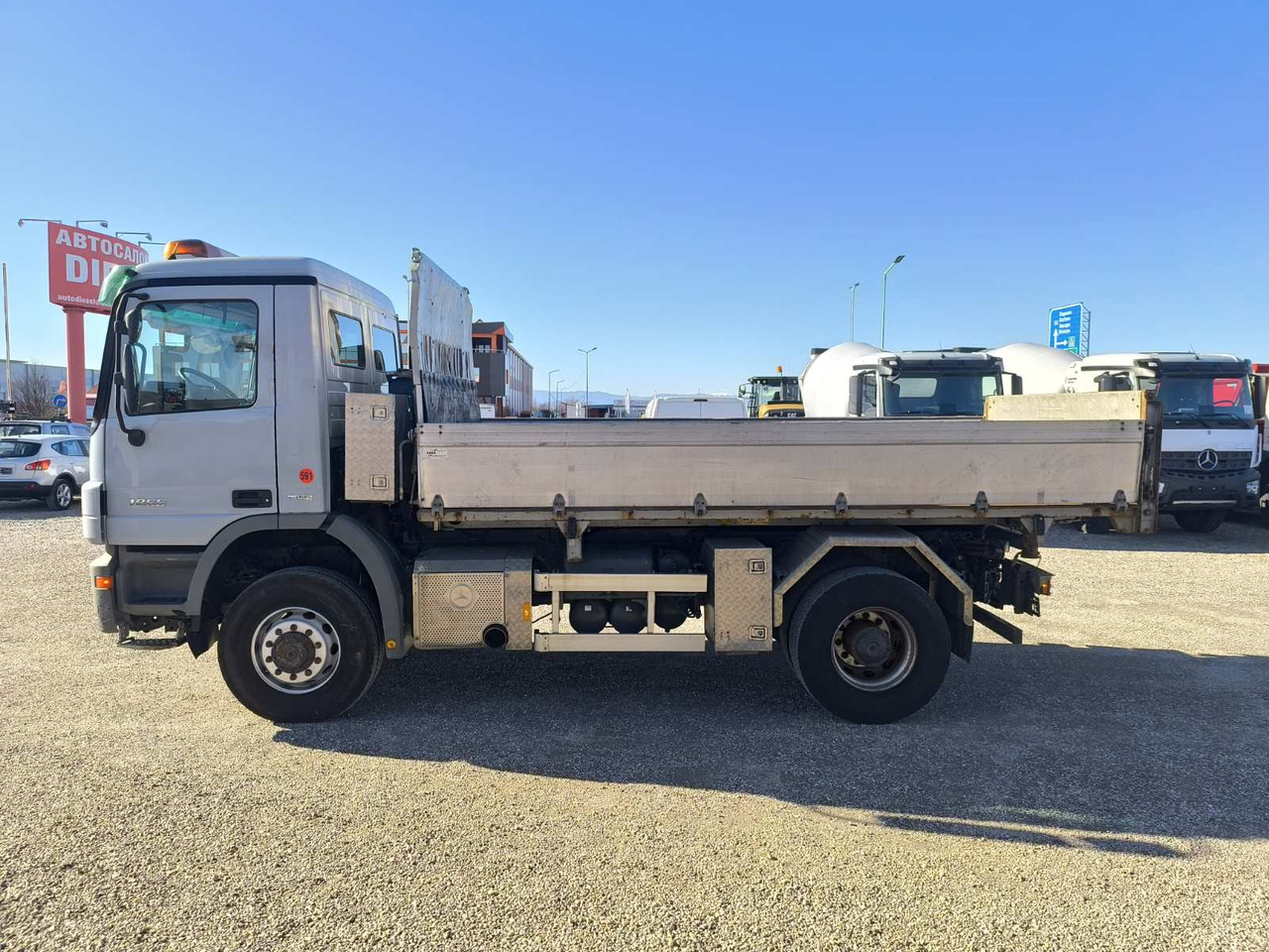 MERCEDES-BENZ Actros 1855 4X4 - Camión volquete: foto 4 MERCEDES-BENZ Actros 1855 4X4 - Camión volquete: foto 4