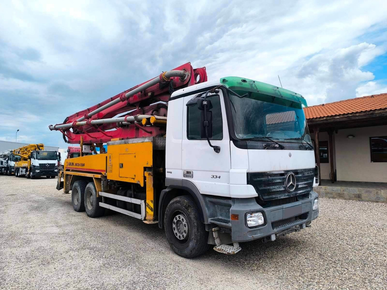 Mercedes-Benz ACTROS 3341 JUNJIN JXR 38-4 - Bomba de hormigón: foto 1 Mercedes-Benz ACTROS 3341 JUNJIN JXR 38-4 - Bomba de hormigón: foto 1