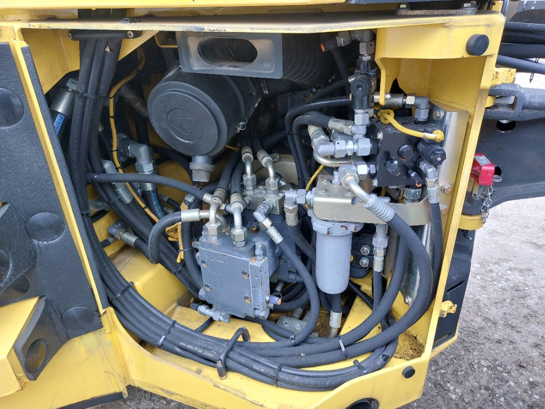 BOMAG DE BW 151 AD-4 AM Tier 3 - Rodillo: foto 5 BOMAG DE BW 151 AD-4 AM Tier 3 - Rodillo: foto 5