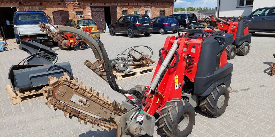 Koparka łańcuchowa miniładowarka Ditch Witch R300 wiertnica - Zanjadora: foto 1 Koparka łańcuchowa miniładowarka Ditch Witch R300 wiertnica - Zanjadora: foto 1
