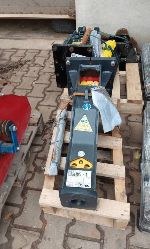 Młot wyburzoniewy Mustang HM100 do minikoparki - Martillo hidráulico para Maquinaria de construcción: foto 2 Młot wyburzoniewy Mustang HM100 do minikoparki - Martillo hidráulico para Maquinaria de construcción: foto 2