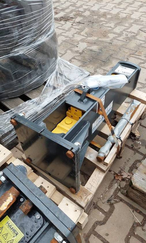 Młot wyburzoniewy Mustang HM100 do minikoparki - Martillo hidráulico para Maquinaria de construcción: foto 4 Młot wyburzoniewy Mustang HM100 do minikoparki - Martillo hidráulico para Maquinaria de construcción: foto 4