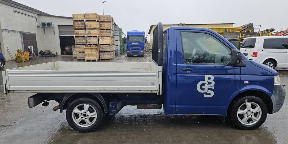 Volkswagen Transporter T5 2.5 skrzynia FV23% klima automat Webasto - Furgoneta caja abierta: foto 5 Volkswagen Transporter T5 2.5 skrzynia FV23% klima automat Webasto - Furgoneta caja abierta: foto 5