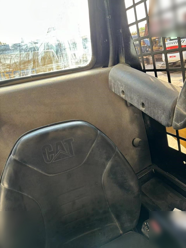 CATERPILLAR 226B - Minicargadora: foto 4 CATERPILLAR 226B - Minicargadora: foto 4