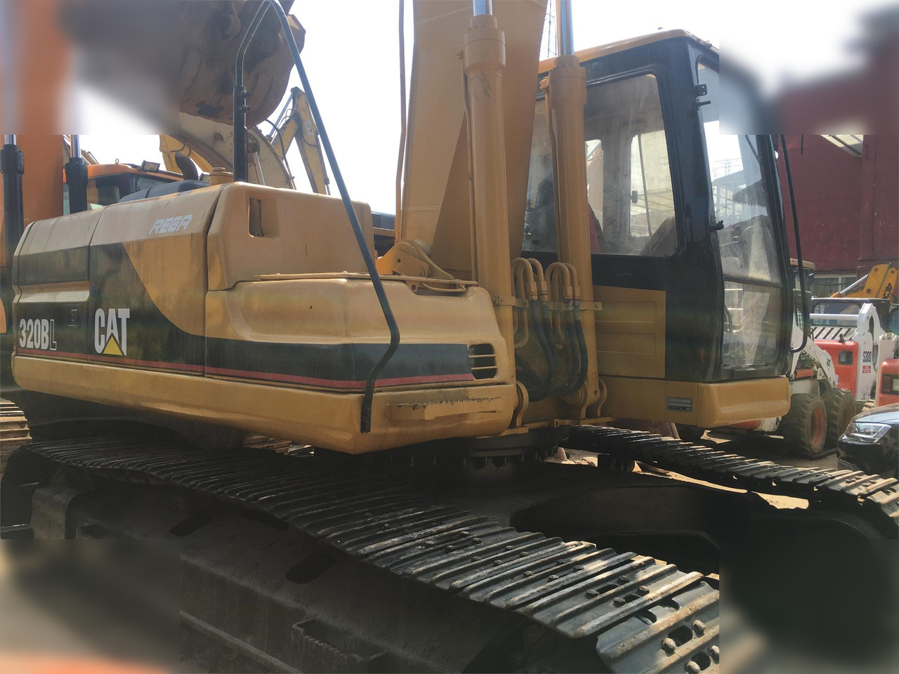 CATERPILLAR 320BL - Excavadora de cadenas: foto 2 CATERPILLAR 320BL - Excavadora de cadenas: foto 2
