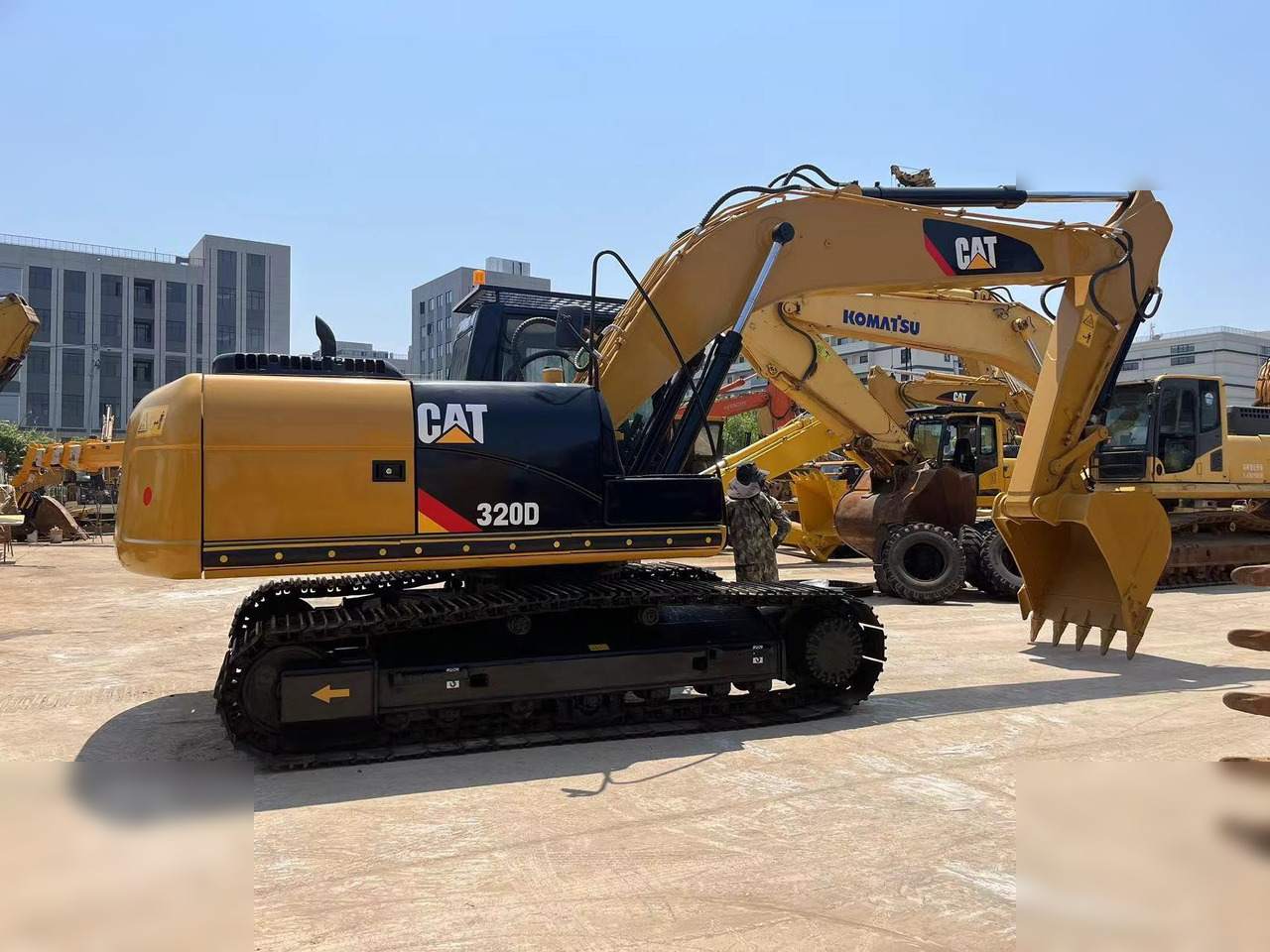 CATERPILLAR 320D - Excavadora de cadenas: foto 2 CATERPILLAR 320D - Excavadora de cadenas: foto 2