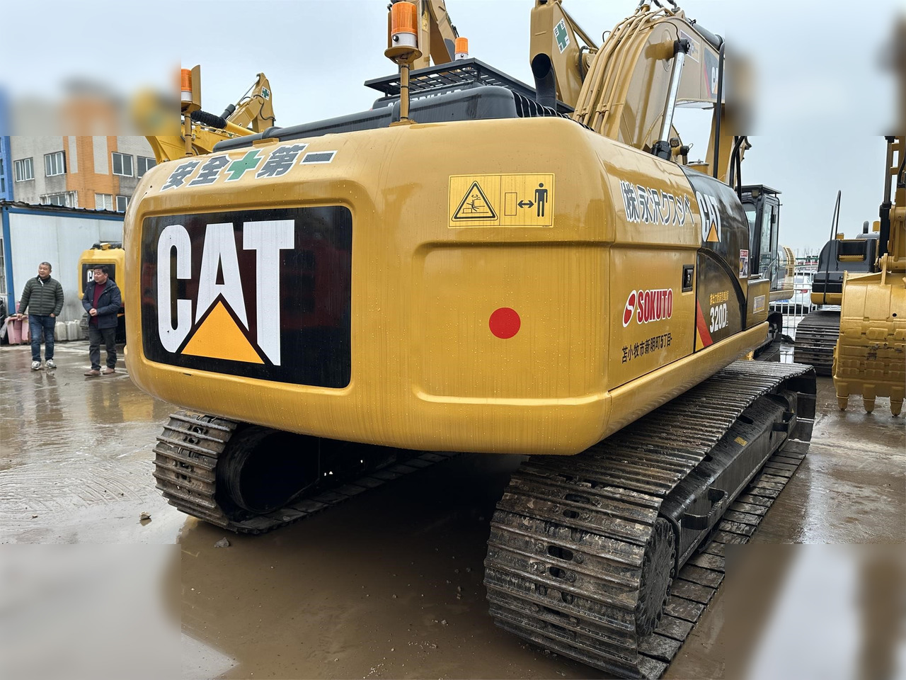 CATERPILLAR 320DL - Excavadora de cadenas: foto 4 CATERPILLAR 320DL - Excavadora de cadenas: foto 4