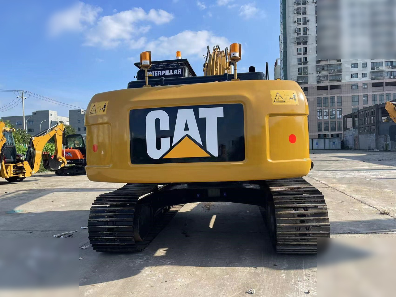 CATERPILLAR 320DL - Excavadora de cadenas: foto 2 CATERPILLAR 320DL - Excavadora de cadenas: foto 2