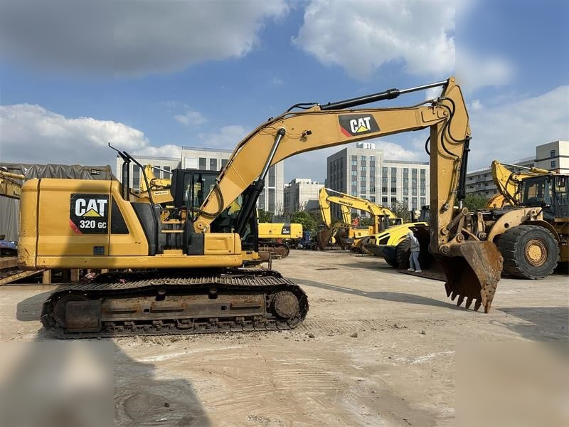 CATERPILLAR 320GC - Excavadora de cadenas: foto 2 CATERPILLAR 320GC - Excavadora de cadenas: foto 2