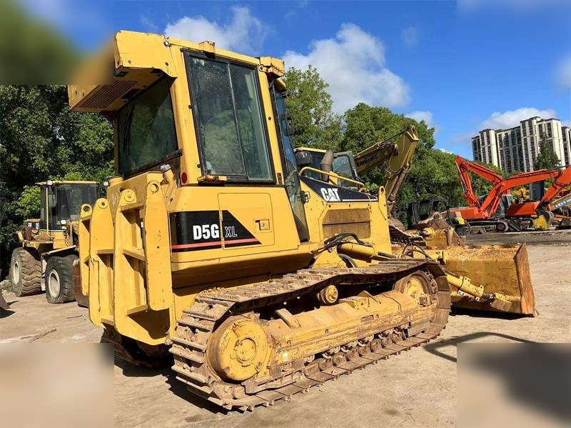 CATERPILLAR D5G XL - Bulldozer: foto 1 CATERPILLAR D5G XL - Bulldozer: foto 1