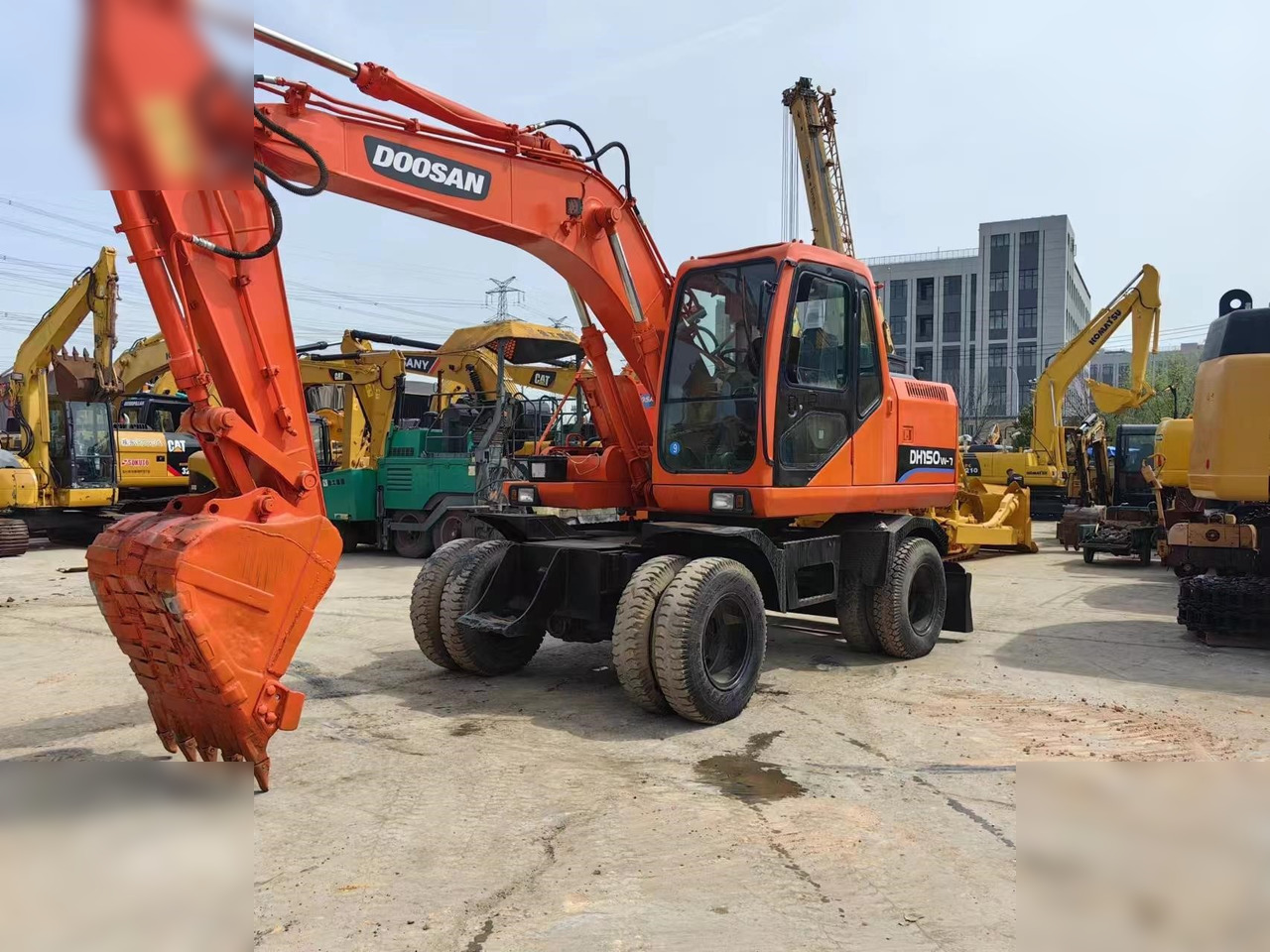 DOOSAN DH150W-7 - Excavadora de ruedas: foto 2 DOOSAN DH150W-7 - Excavadora de ruedas: foto 2
