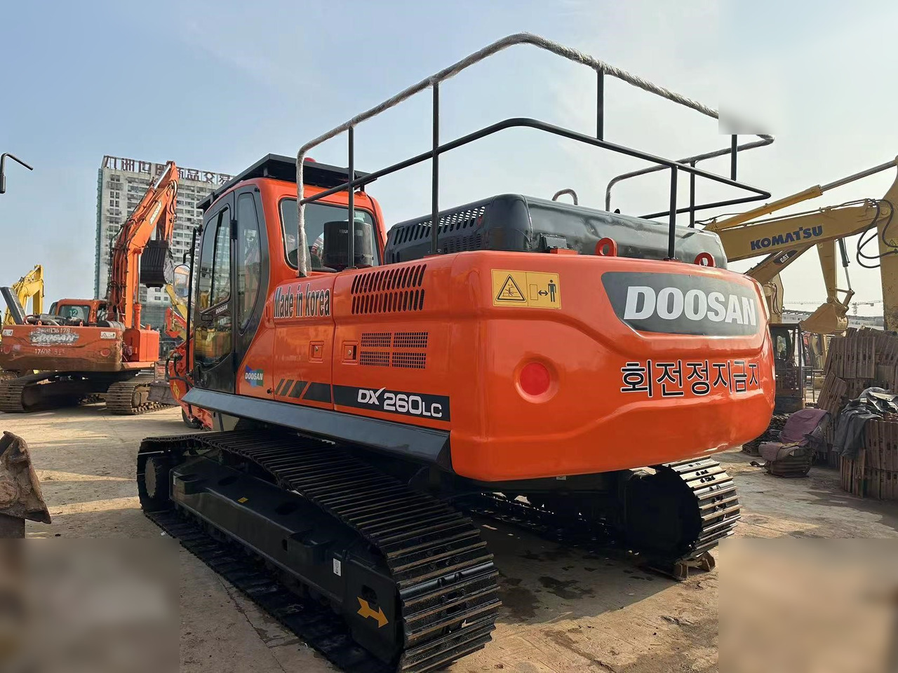 DOOSAN DX260 LC - Excavadora de cadenas: foto 2 DOOSAN DX260 LC - Excavadora de cadenas: foto 2