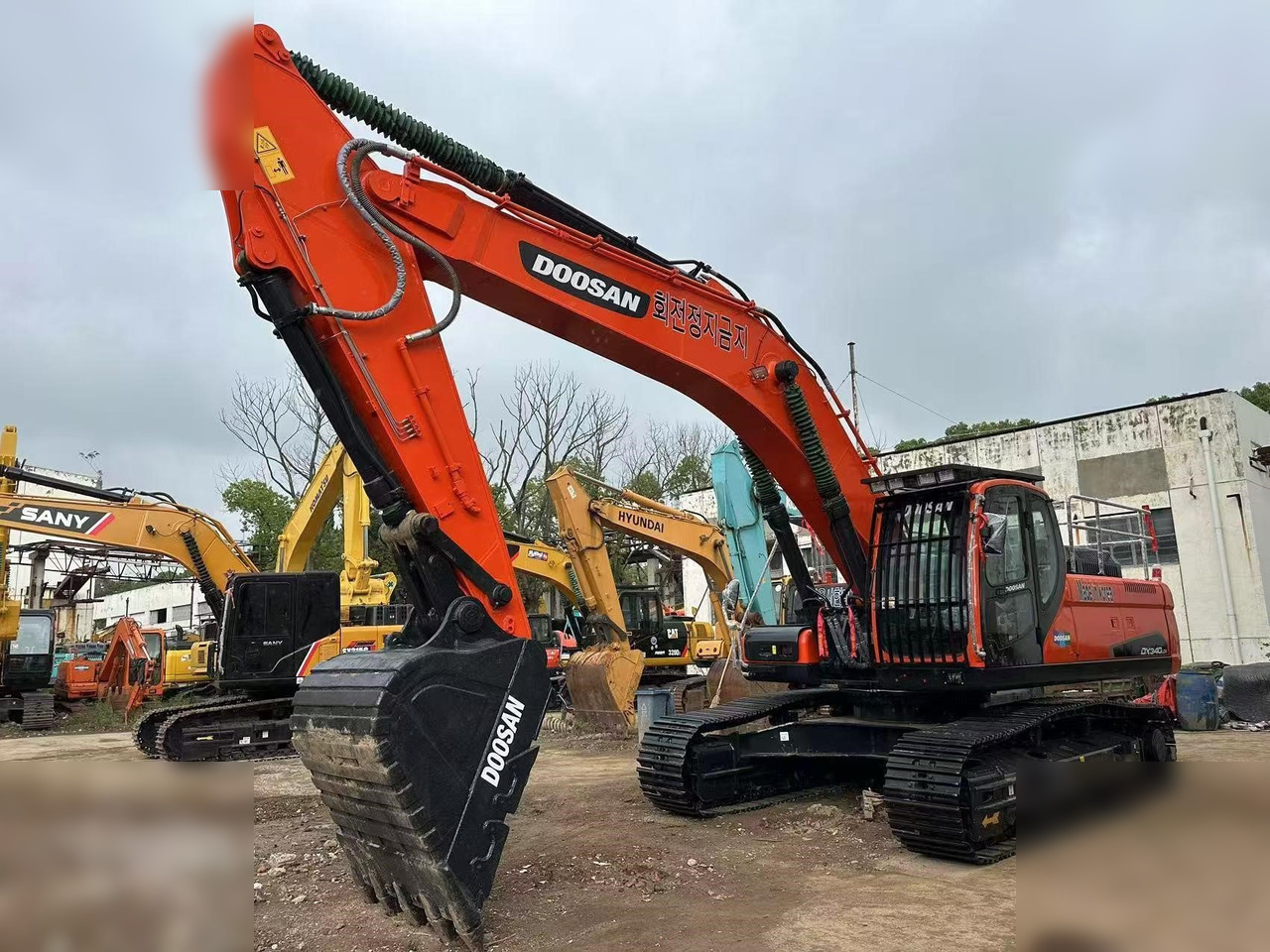 DOOSAN DX340 LC - Excavadora de cadenas: foto 1 DOOSAN DX340 LC - Excavadora de cadenas: foto 1