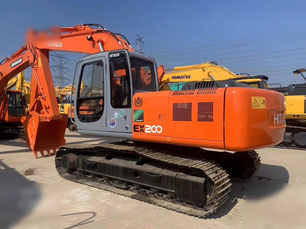 HITACHI EX200-5 - Excavadora de cadenas: foto 1 HITACHI EX200-5 - Excavadora de cadenas: foto 1