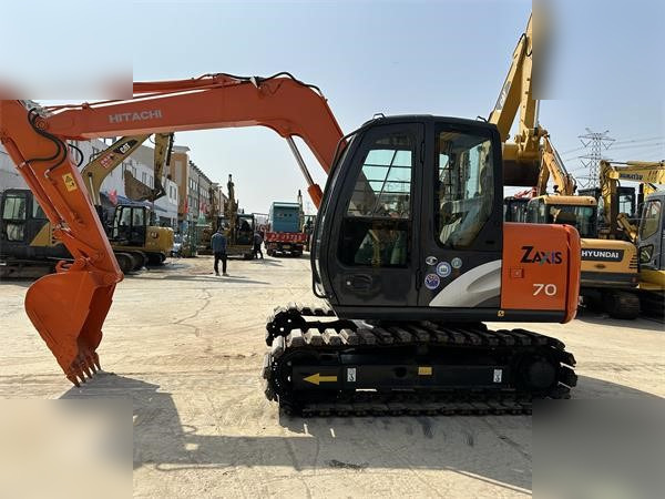 HITACHI ZX70 - Excavadora de cadenas: foto 1 HITACHI ZX70 - Excavadora de cadenas: foto 1