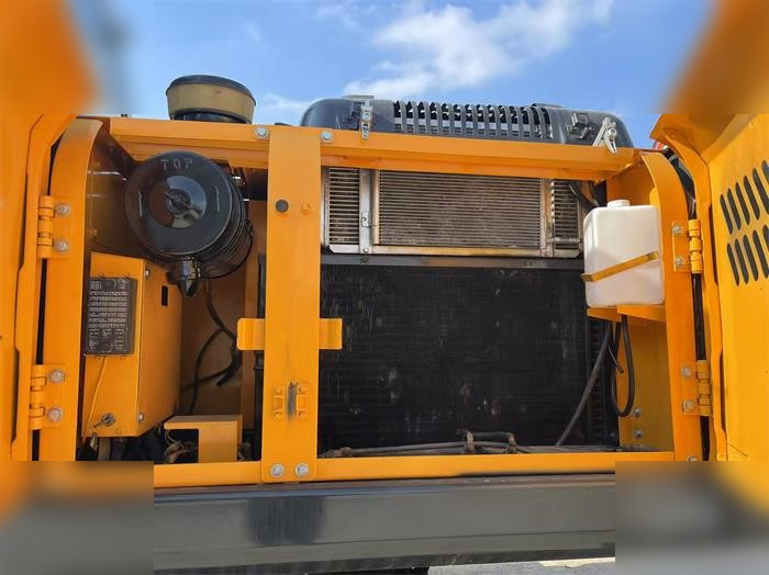 Excavadora de cadenas HYUNDAI HX220HD: foto 8 Excavadora de cadenas HYUNDAI HX220HD: foto 8