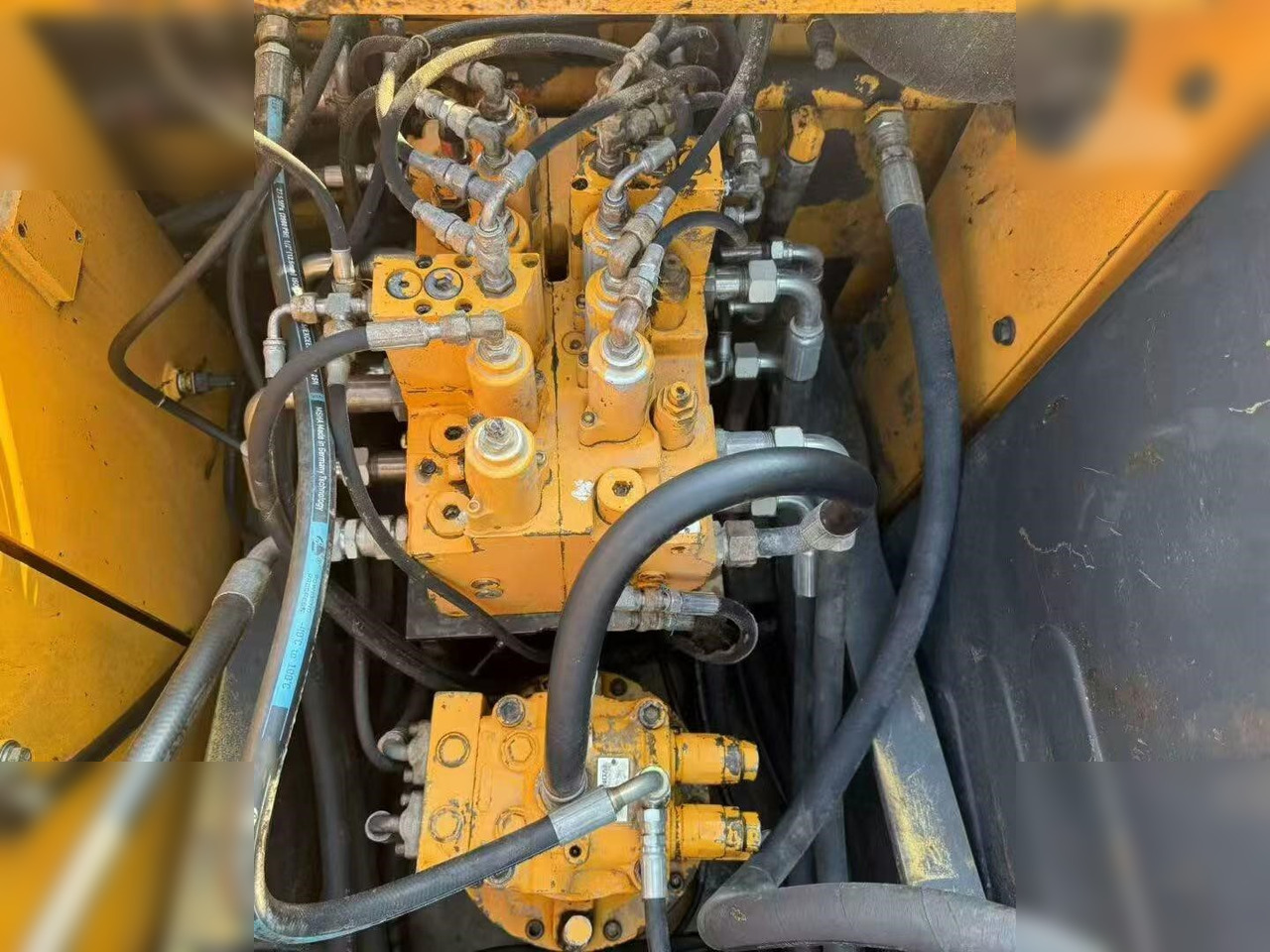 HYUNDAI ROBEX 150W-7A - Excavadora de ruedas: foto 5 HYUNDAI ROBEX 150W-7A - Excavadora de ruedas: foto 5